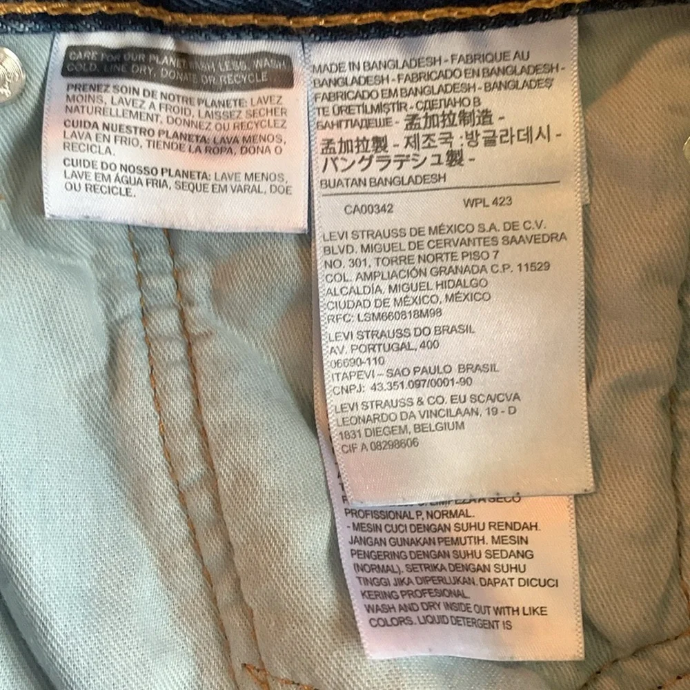 Men’s Levi’s red tab 550 blue jeans. Size 38x32. - Picture 5 of 7